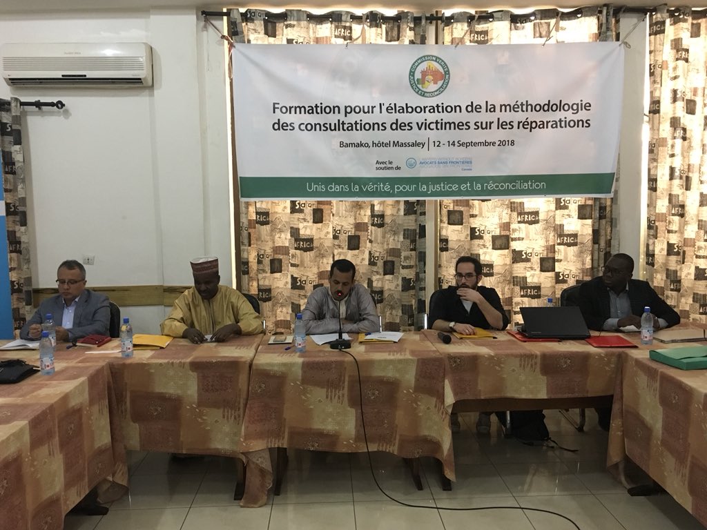 La CVJR en atelier de formation pour l’élaboration de la méthodologie de consultation des victimes sur la méthodologie de réparation. Financé par <a href="/ASFCanada/">Avocats sans frontières Canada</a>. <a href="/pascalpparadis/">Pascal Paradis</a> <a href="/DOUCAbdoulaye/">DOUCOURE Abdoulaye</a> <a href="/AmbCanMali/">Canada au Mali et au Niger</a>.