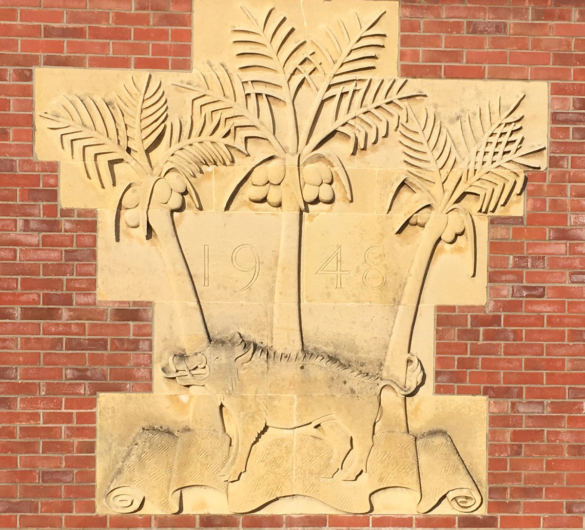 DissHT's tweet image. Brush up on your history this Saturday @DissCornHall at brush-themed events including brush dances performed by Oxblood Molly dancers @ermcic @HLFEoE @heritageopenday 

thecornhall.co.uk/shows/heritage…