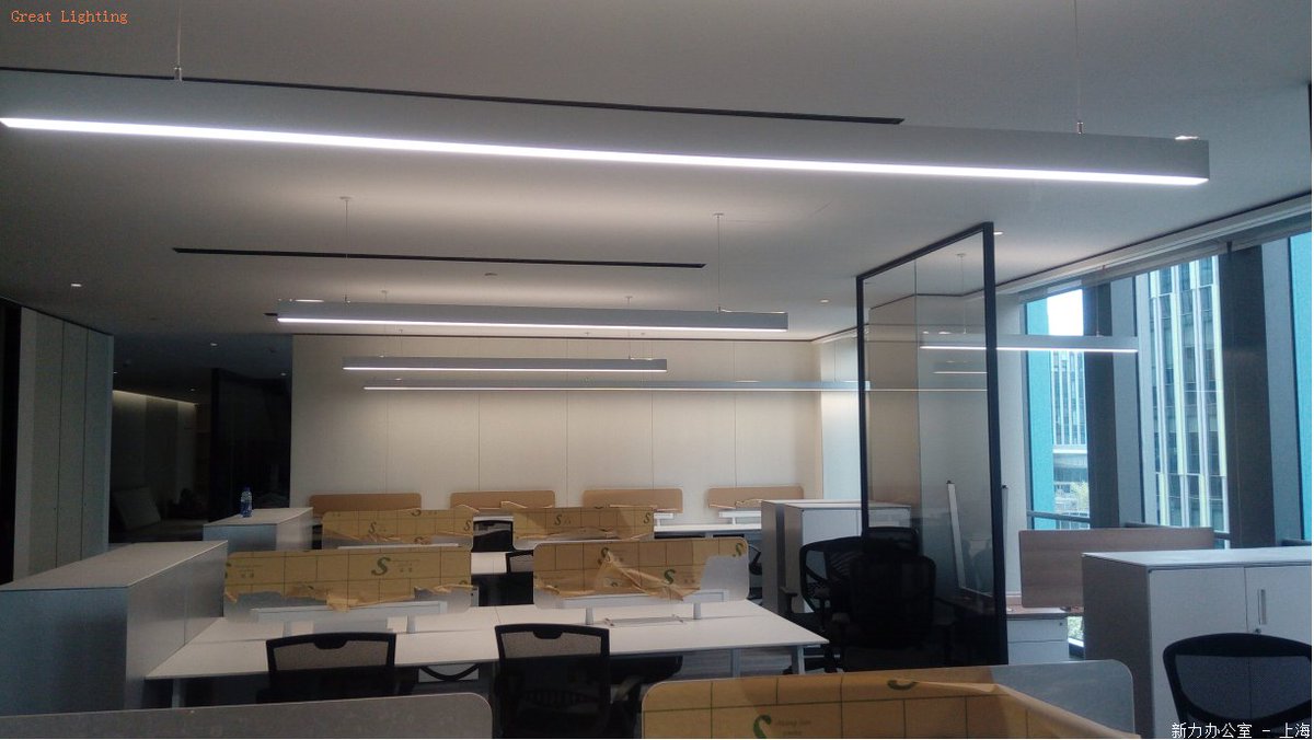 allen_lighting's tweet photo. This beautiful linear lighting is shining in the office-room!

#led #colors #colorsled #linear_lighting #linearlighting #modern_lighting #architectural #interior #lightingdesign #lighting #pendant #interiordesign https://t.co/yVCSmK9fov