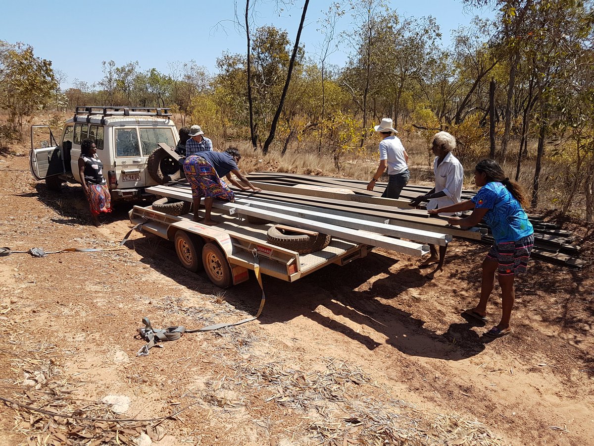 EmilieEns's tweet photo. Bring on the Wuyagiba Study Hub! Taking University education to the bush #AboriginalLand #ArnhemLand @EnvScMQ @Walanga Muru @MQSciEng https://t.co/TtupYf1dMO