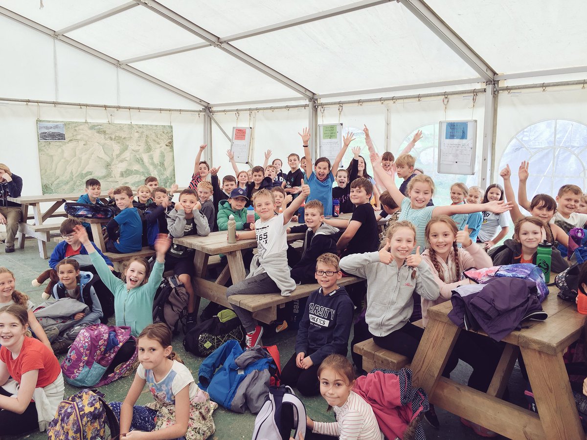 Rydym ni wedi cyrraedd Fferm Maes y Fron yn ddiogel! Year 5 have arrived safely at Call of the Wild 🏕🐑