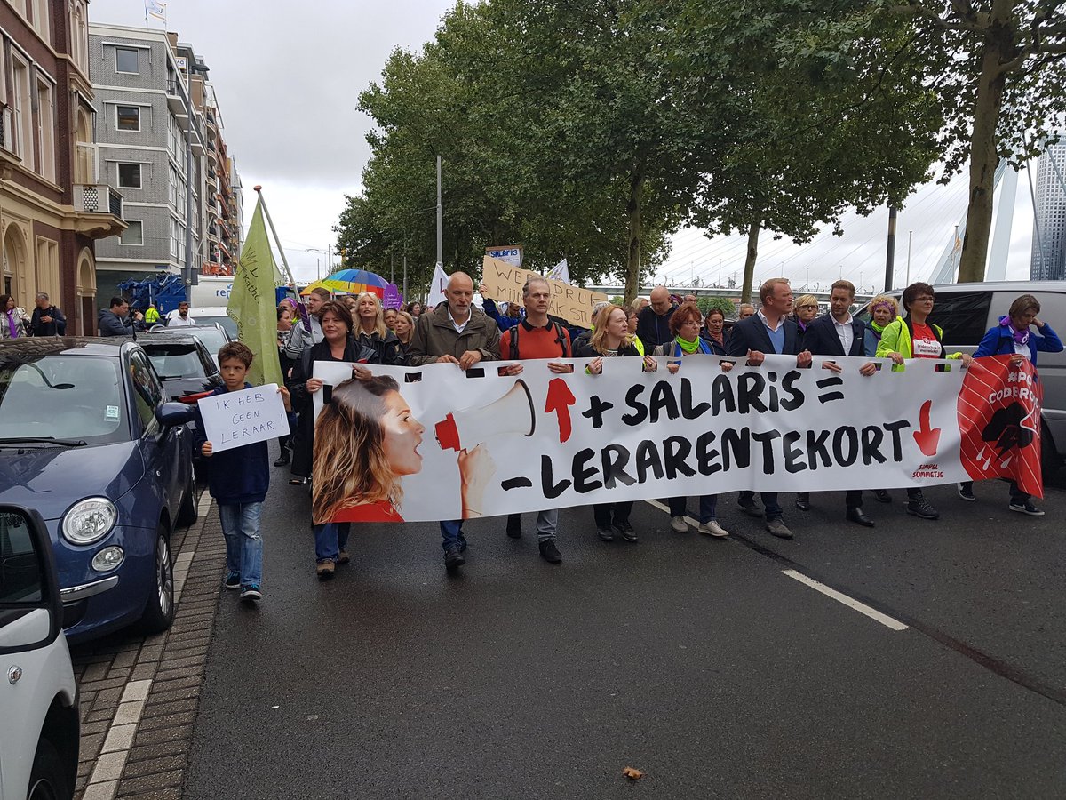 AnnikaHeerekop's tweet image. ⬆️ salaris = ⬇️lerarentekort = simpel rekensommetje ✅ #pocoderood #pofront #poinactie #staken @AObtweets @FNVOverheid