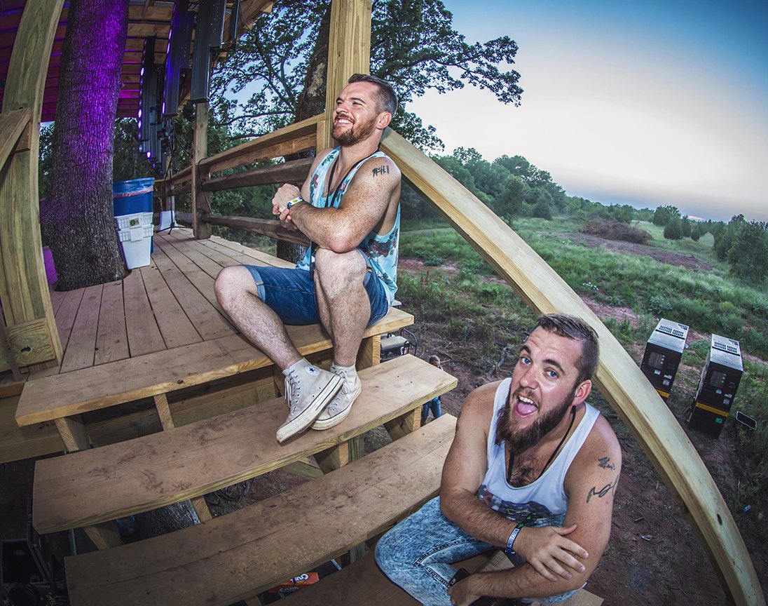 Silver_Wrapper's tweet photo. JUST ANNOUNCED! @flooziesduo: 3rd Annual Miracle on Funk Street Fri. 12/21 (w/ @mersivsound) &amp; Sat. 12/22 (w/ @SoDownBassMusic) at @ConcordHall! 💥🎶 #SilverWrapper presale begins tomorrow at 10am! #TheFloozies https://t.co/BvGFuM4sGz