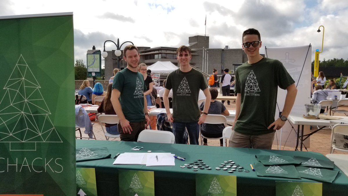 ECHackathon's tweet photo. Come hang out with us at the booth at clubs and groups day! #trent #echacks2018 #hackathon https://t.co/oNcKtpipDr