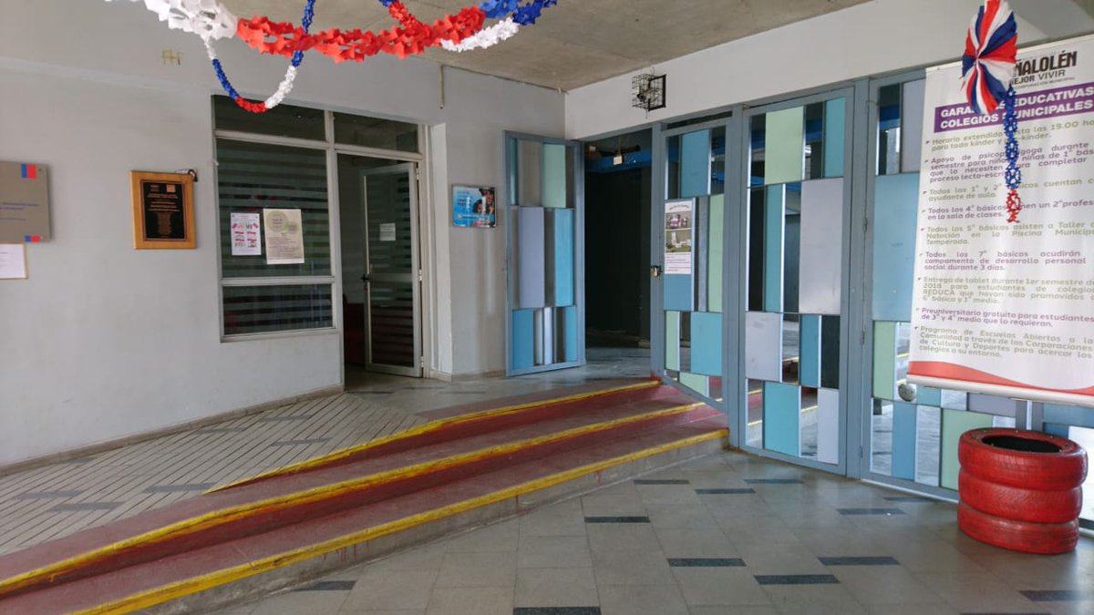 TripleP_Latam's tweet photo. ¡Estamos muy contentos 🙌! Hoy finalizamos la instalación de los sellos en los colegios de @Cormup que reflejan el compromiso del municipio de @penalolen por apoyar y brindar herramientas a padres, madres y cuidadores para llevar a cabo una #CrianzaPositiva https://t.co/eg3qqyPkg0