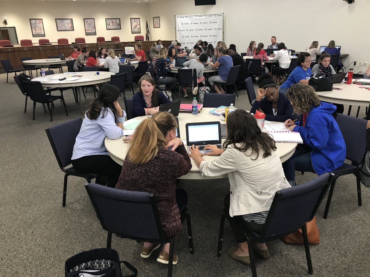 AmyJW915's tweet image. Elementary mentors and mentees had a great opening session yesterday! @SpotsySchools @SpotsySchoolsHR #chartingourcourse #explorethepossibilities