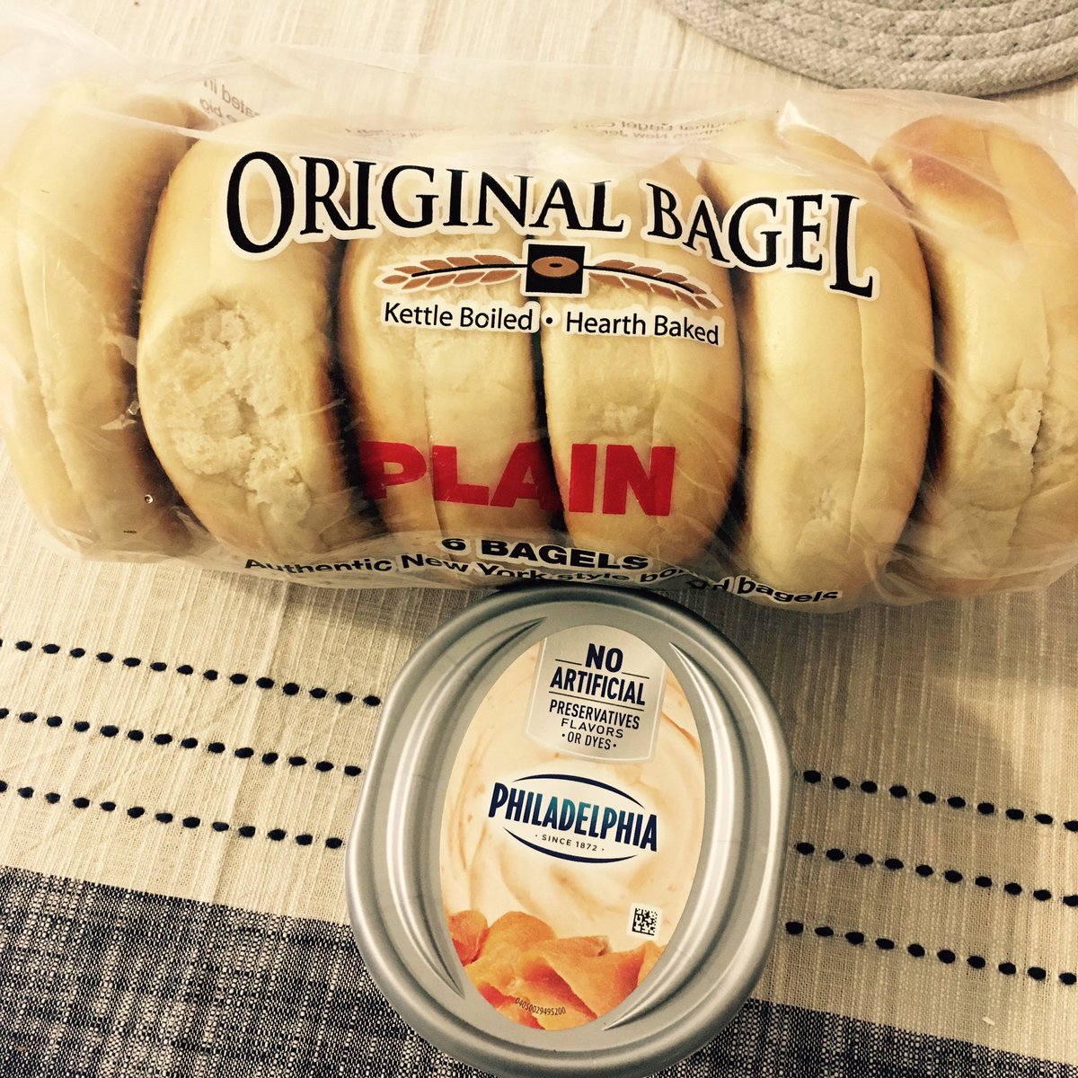 badnecklace's tweet photo. The bagels are from New Jersey. The cream cheese is Philly. BUT I'LL TAKE IT. #bagelemergency #responsiblespending https://t.co/Vrwm1PMLsd