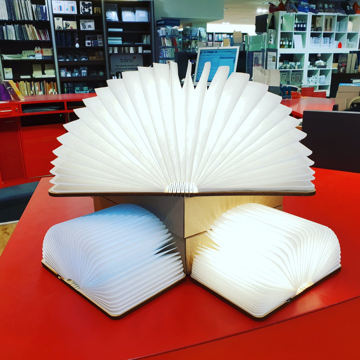 LibrisVoorhoeve's tweet image. #Sfeerverlichting voor in de #boekenkast