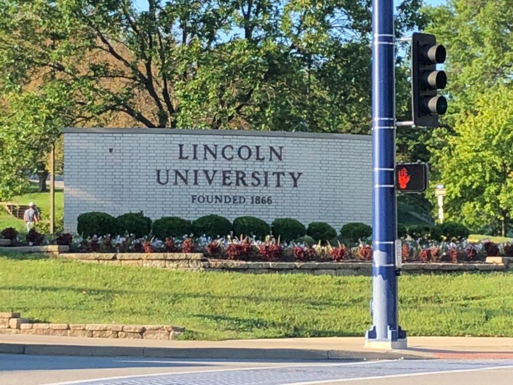 Internships_4's tweet photo. Kicking off our first recruiting event of the school year at Lincoln University of Missouri! Applications are still open, so be sure to apply now at https://t.co/20TeWbOwQD
#InternshipOpp #ApplyNow https://t.co/qAOweKEw2t