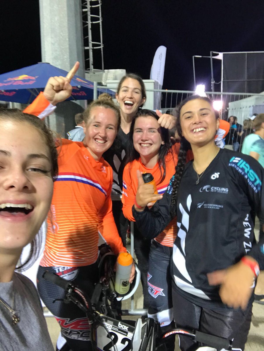 Reuniting with these girls in less than 12 hours 😍 On my way to China 🇨🇳 Can’t wait to hang out, ride with and race against them again this weekend 💪 Let’s gooo✈️
