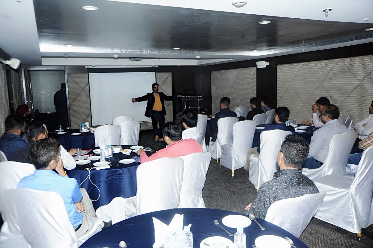 BusinessCoachVS's tweet image. Conducted a Session on Japanese Ecosystem organized by Doranda. #japan #digiwing #Doranda #startup #mentor #mentoring #businesscoach #vaidiksolution #vikassingh #leadershiptraining #entrepreneur   #businessstrategy #consultant #canada #indian  #leadership