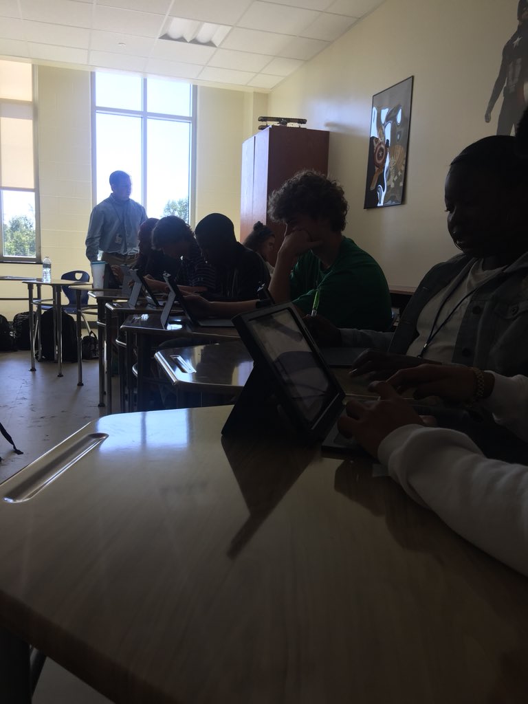 ahsprincipal's tweet photo. Essential question, collaboration and research, oh my! Enjoying my time in Coach Johnson’s class. Students are preparing battle presentations and discussing which battle had the greatest impact on WWI. #celebrateauburn #ahstigerpride https://t.co/vAboNIbenQ