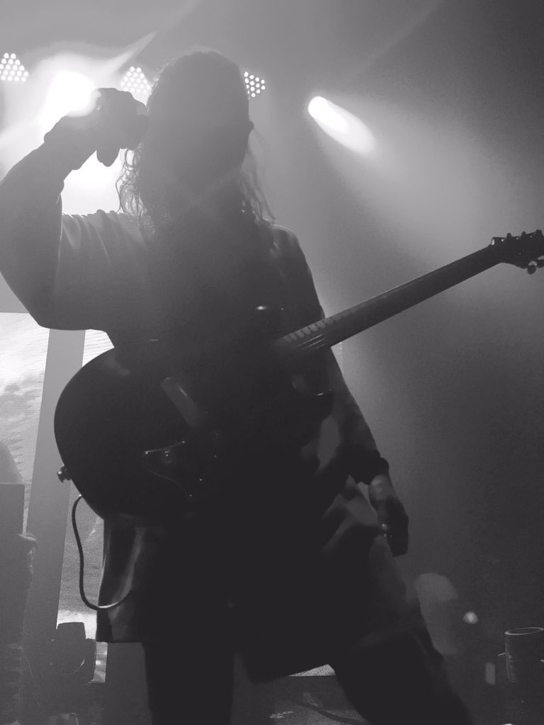 Sev7K14's tweet photo. The Samans, Beijing, Sep 8, 2018. #thesamans #band #metalband #livehouse #night #gig #guitar #guitarist #guitarists #metalhead #rock #萨满乐队 #来福 #来福livehouse #Saturday https://t.co/uSrevVZ8xs
