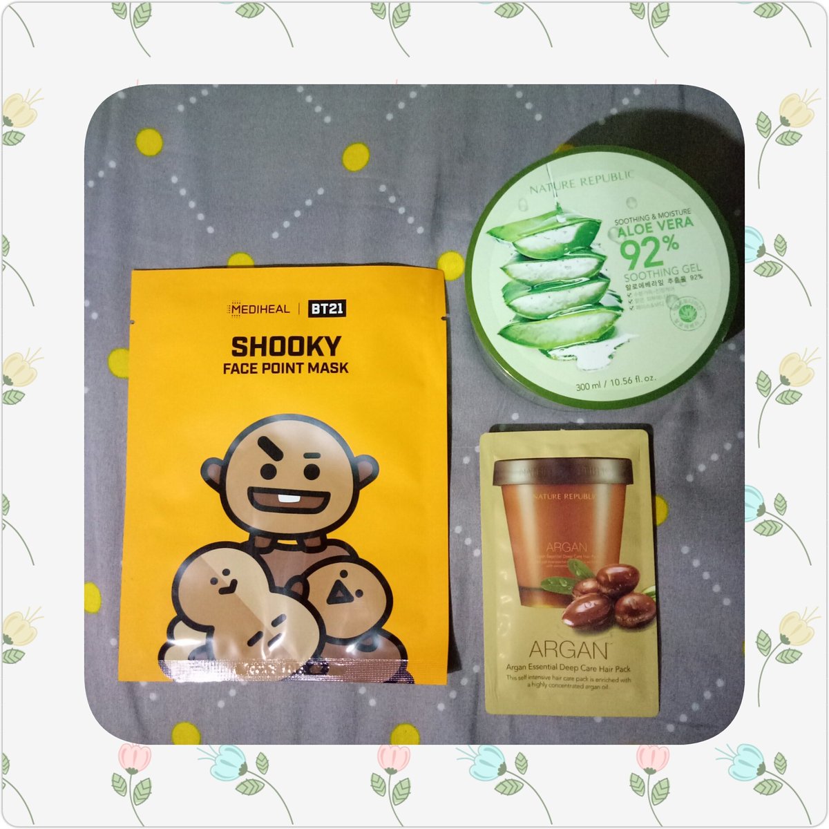 ☀GIVEAWAY☀
Dlm rangka akhirnya kesampean jg ke korea (pdhal udh sebulan yg lalu tp baru sempet bikin GA ehe) ku mau ngasih skincare yg didapatkan lngsng dari storenya di myeongdong sana. Cukup RT tweet ini aja, nanti dipilih satu pemenang scr random. GA ditutup 21/9 18.00 wib.