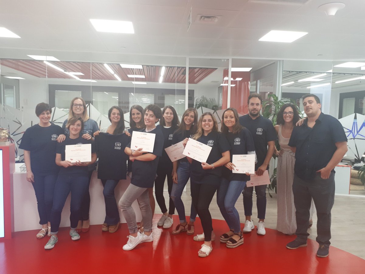 OutbrainES's tweet photo. ¡Enhorabuena equipo @OMD_Spain! Otra agencia certificada #Outbrain #outbrainacademy ¡Gracias por vuestra hospitalidad! https://t.co/eSpEAukBad