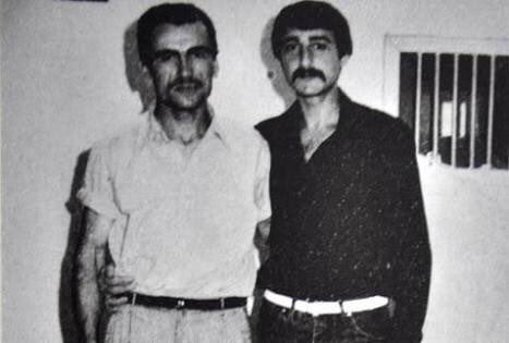 arslnakif's tweet photo. Yaklaşık 6 yıl hücrede kaldım. Günlerce gözümüz açılmadan cereyana verilip, işkence gördük. Sonunda dediler ki bize; “Sizin suçunuz yokmuş siz çıkın.” Ne kaderime küstüm ne devlete çünkü inanmak, iman etmek varsa bir şeye, bedel neyse ona da katlanılır.
-M. YAZICIOĞLU #12Eylül https://t.co/heaYdBbf3V