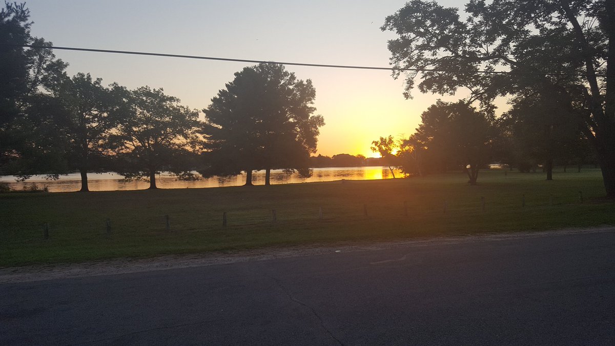 StevieH_35's tweet image. @schumacher_waow sunrise over the Wisconsin River from the west side of Stevens Point this morning. #viewerphoto