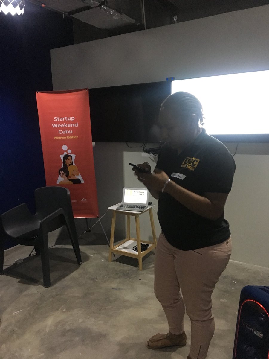 swcebu's tweet photo. NOW HAPPENING: Participants are showing us their sample one-minute pitches! π
#swwomenapac2018 #swcebu https://t.co/MFsDMBqPUo