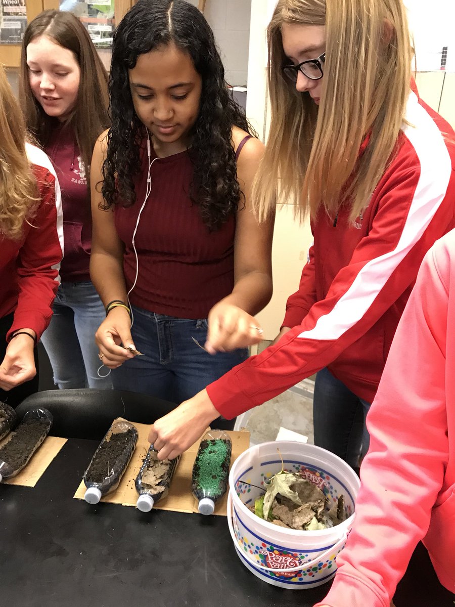 StreatFFA's tweet photo. Why does erosion matter? The AgScience students are currently understanding why controlling erosion is an important aspect in agriculture! #erosion #learningbydoing #agscience #teachag #soil #streatordawgs #foundationofalllife #nutrients #erodeaway #soillabs #SHSuccess https://t.co/sGWf69ftX9