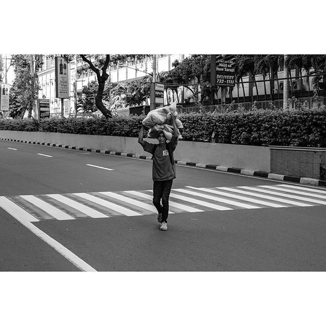 berubedere's tweet photo. San Miguel Avenue
.
.
.
#xe3 #fujifilmxe3 #fujifilm #fujifilm_xseries #fujifilmstreet #streetphotography #streetphotography_bw #streetphoto #bnw #bnwstreetphotography #bnwphotography #bnw_life #blackandwhite #monochrome #dailyphoto #photooftheday #metrom… https://t.co/vYLXBTob1S https://t.co/PZCzPLGoRe