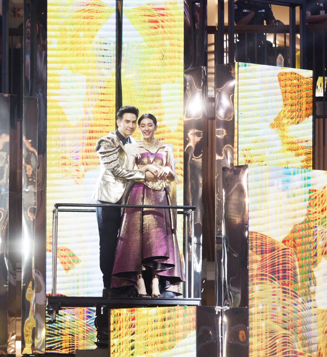 Centralnews's tweet photo. เอาภาพ #โป๊ปธนวรรธน์ และ #เบลล่าราณี ในงาน Central Phuket Grand Opening มาฝากตามสัญญาค่ะ
และอย่าลืม Follow Central Department Store ทั้งเฟซบุ๊คและทวิตเตอร์ เพื่อติดตามกิจกรรมดีๆ อีกมากมายนะคะ
#CentralDepartmentStore #โป๊ปเบลล่า #popebell_pellbopeclub #เบลล่า https://t.co/NrWZwwqhnx