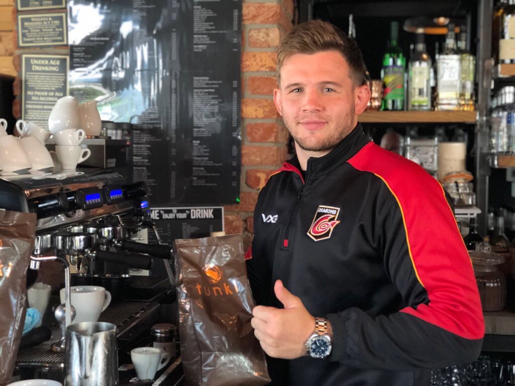 ThePodNewport's tweet photo. Some words of wisdom for you this Wednesday...if Tunki organic coffee @rijo42 is good enough for these powerhouses @dragonsrugby, then it’s good enough for one &amp; all 👊🏼☕️👊🏼☕️👊🏼☕️Come &amp; get your coffee on soon #thepod #thepodnewport #newport #supporting #dragonsrugby https://t.co/bjkeJ6isnv
