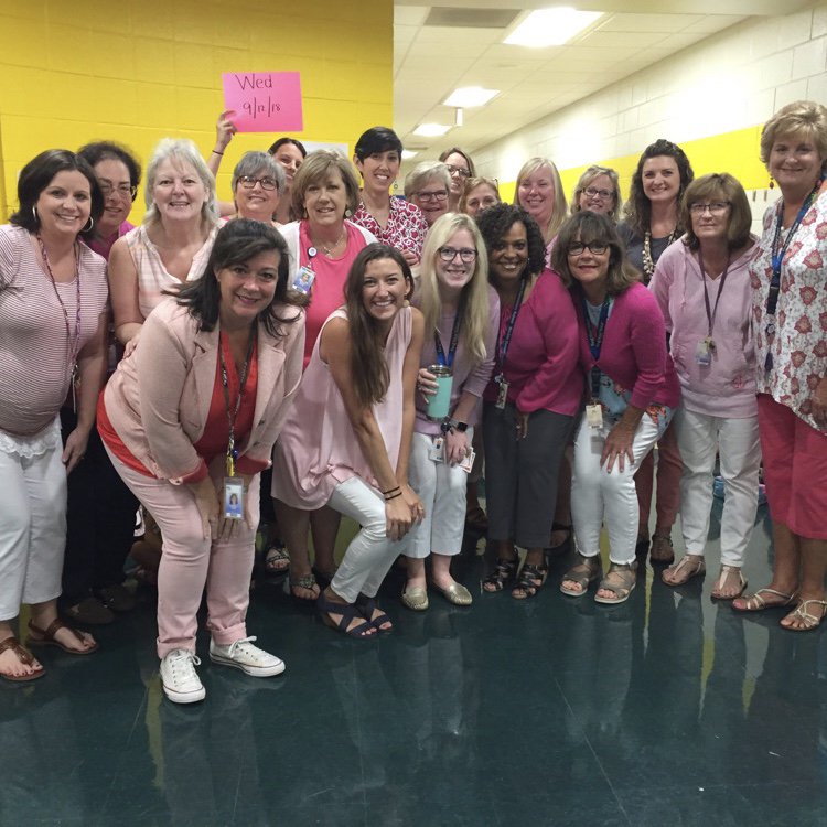 HamiltonParks17's tweet photo. The Kindergarten/Yellow Team is slaying the #MESGradeLevelGames! 2,000 points for the ‘Mean Girls’ Challenge! #OnWednesdaysWeWearPink
@GooseChaseEDU https://t.co/cCA7Dng6iK