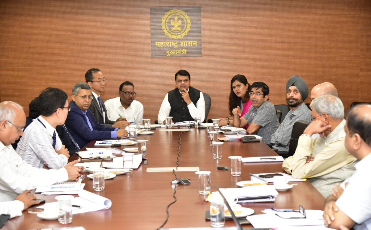 Pankajamunde's tweet photo. Discussed expediting financial assistance for major development projects like roads on hybrid annuity model, #CMGSY, Rural electrification with Asian Development Bank's officials in a mtg chaired by CM @Dev_Fadnavis ji along with @cbawankule n Sr Govt officials @ADB_HQ https://t.co/aPKD3hx8LM