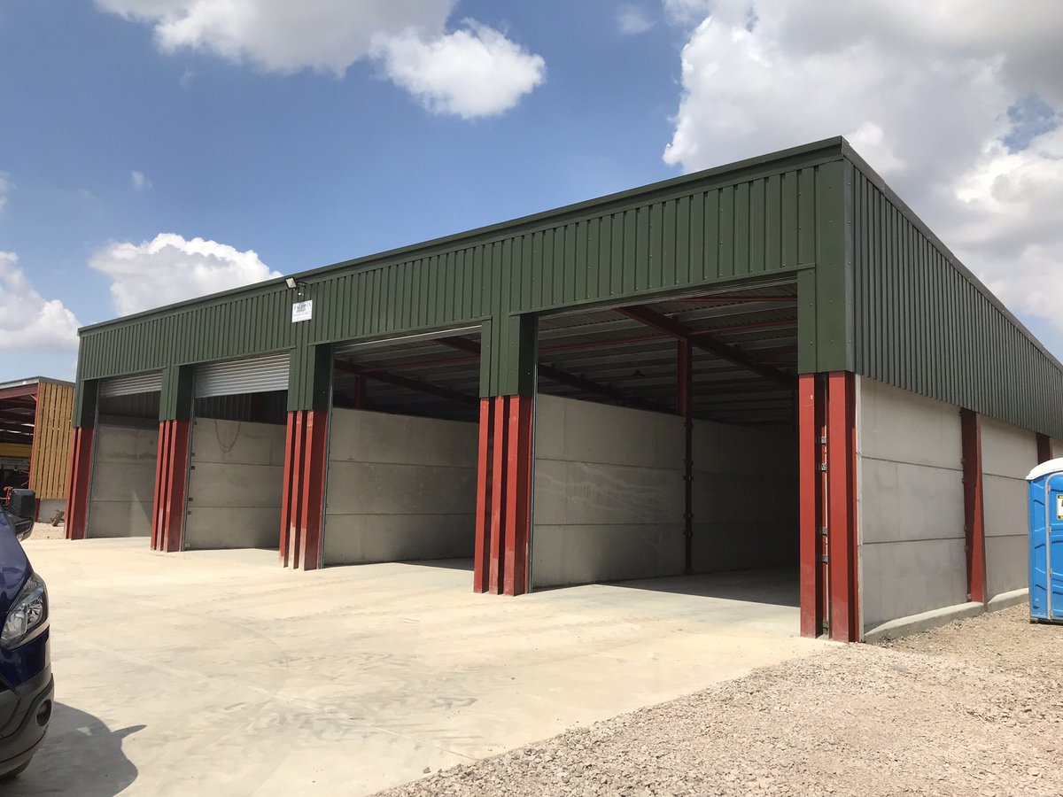 BaldwinConstruc's tweet image. And finally the grain store and the straw barn which was dismantled from one of the customers other farms, refurbished and then re erected.
