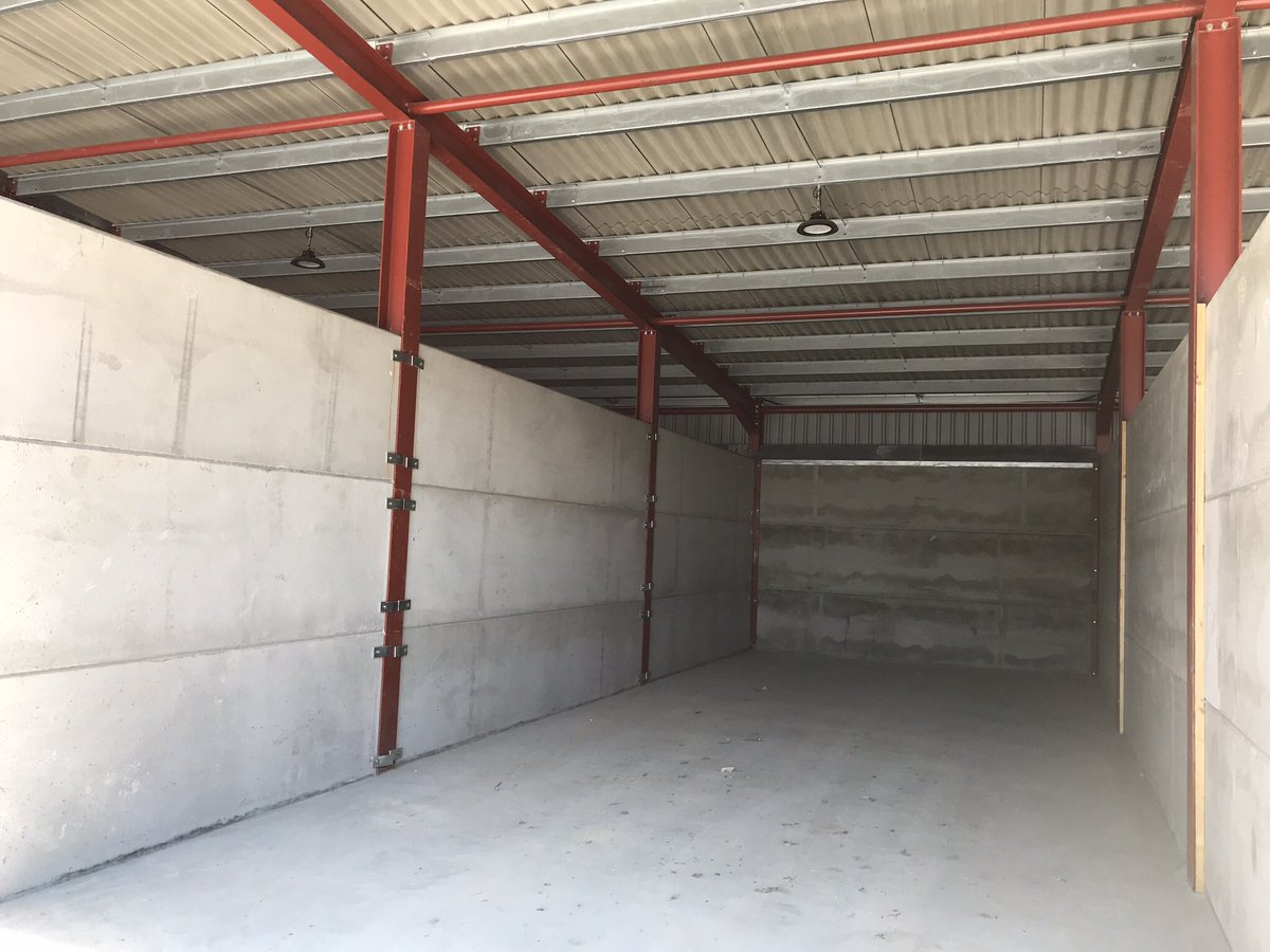 BaldwinConstruc's tweet image. And finally the grain store and the straw barn which was dismantled from one of the customers other farms, refurbished and then re erected.