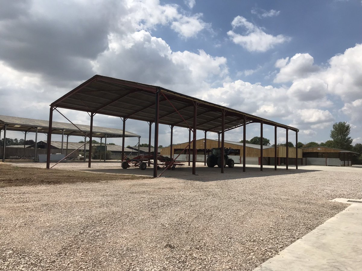 BaldwinConstruc's tweet image. And finally the grain store and the straw barn which was dismantled from one of the customers other farms, refurbished and then re erected.