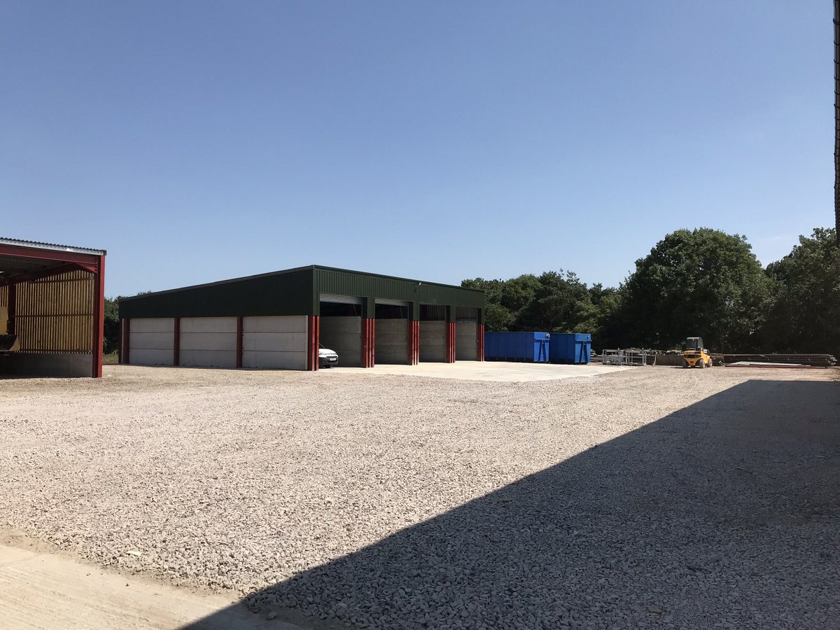 BaldwinConstruc's tweet image. And finally the grain store and the straw barn which was dismantled from one of the customers other farms, refurbished and then re erected.