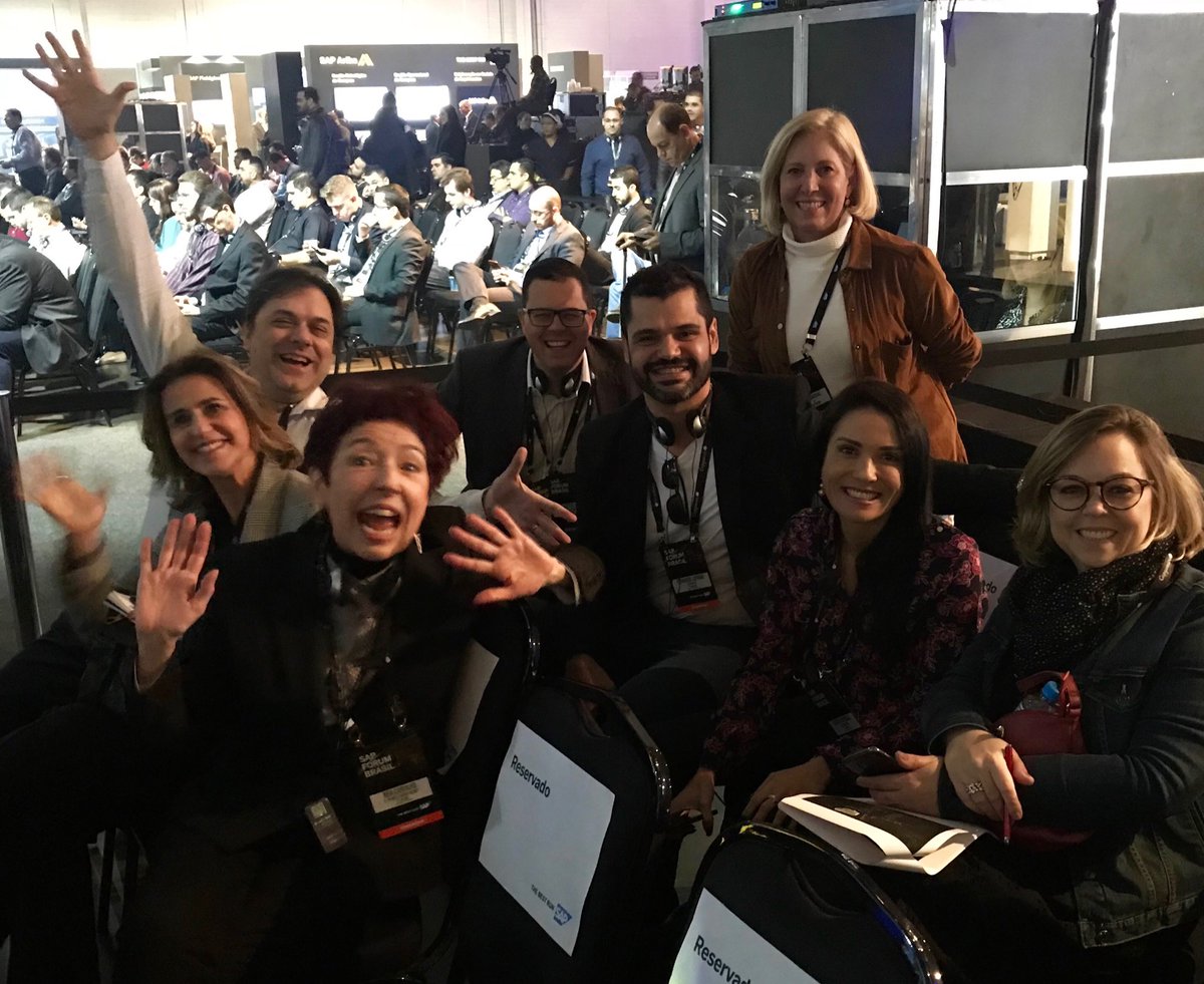 futurar's tweet image. AO FUTURO!
The best 🏃 
.
#SAPForum #SomosTodosInovação 
#abracos ⁦@cristinapalmaka⁩
#influencers