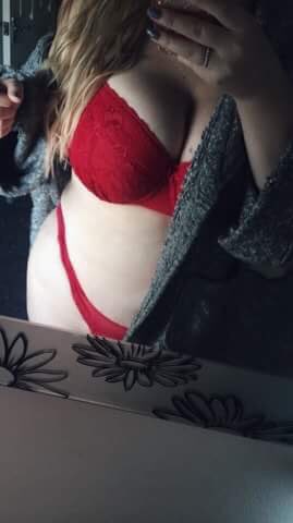 Mistress_Abbie's tweet photo. Who doesn’t love a matching set👀 kik sessions all afternoon #findom  #kiksession 

@DirkHooper @OnlyfansFinder @Royalty_Promos @RTfucker @RTsubby https://t.co/sFFOtdXZsa