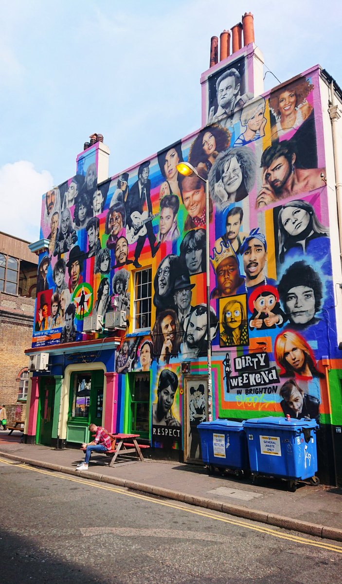 Blood Red Shoes Japan V Twitter Blood Red Shoesの地元brightonの話 ストリートアートとファッション 音楽か集結したノースレーン 1 Brighton駅からすぐライブスペースもあるパブthe Prince Albertの裏 2 こんな絵あったっけ 3 ヴィンテージやディスプレイに