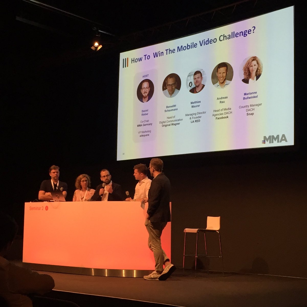 Live von der #DMEXCO18: Viele Unternehmen brauchen noch mehr Zeit und mehr Mut, um mobile #Kommunikation zu antizipieren. Unsere Aufgabe als Kommunikatoren ist es, ihnen dabei zu helfen - vor allem Mut zu machen für „try and error“ für die unterschiedlichen Erzählformen.