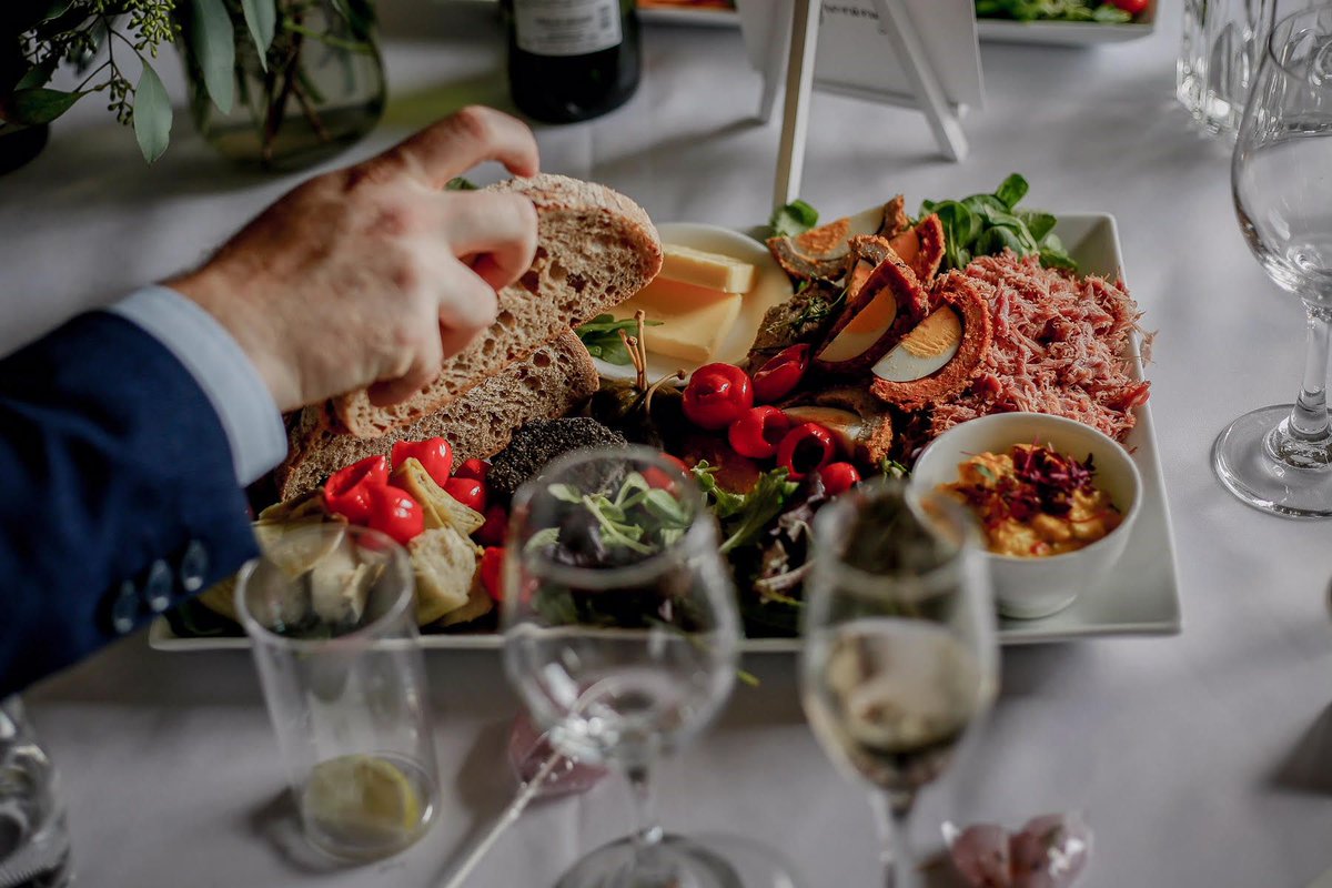 We were delighted to help Dearbhaile &amp; Matt celebrate their wedding last month with a feasting menu fit for a gorgeous, relaxed summer wedding. Check out our latest blog post for a photo diary from the day! bearclawcatering.co.uk/blog/index.php…