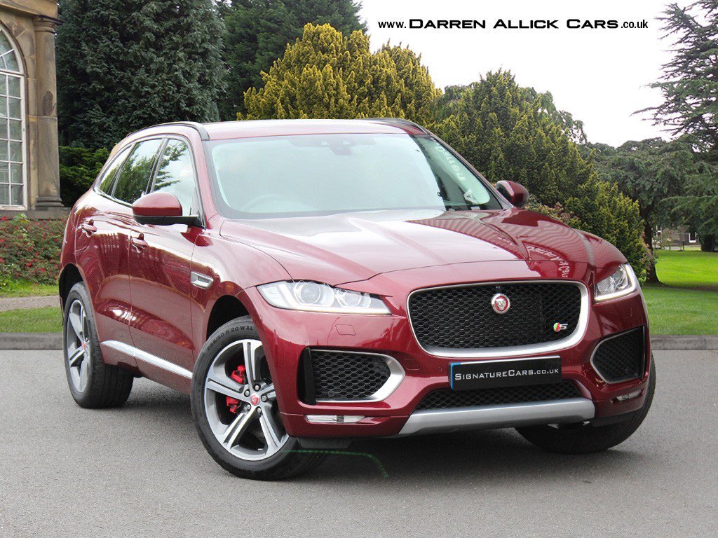 UKSignatureCars's tweet photo. The 2016 Odyssey Red Jaguar F-Pace is a vehicle that truly stands out in our showroom. Its sharp lines combined with front grille make it a true beast of the road. #CarsOnWednesday #WednesdayWant https://t.co/cekeNPCTho https://t.co/JCkYI3qwMW