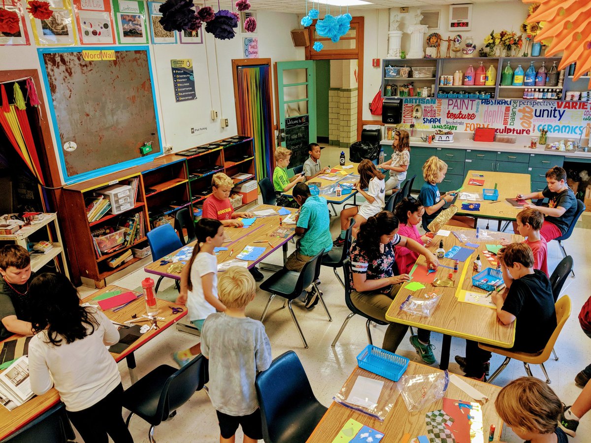 Some #focused 5th graders getting their collage on. #teachingartisticbehavior