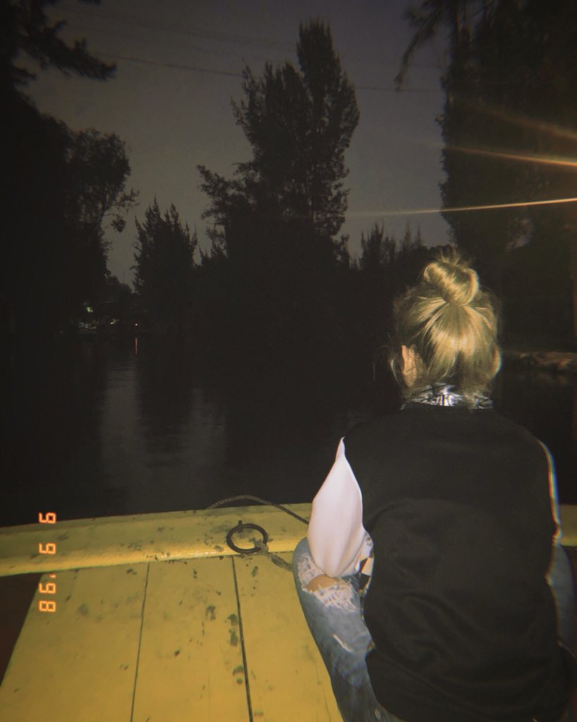 karolsevilla's tweet photo. No tengas miedo de mostrarte como eres 🌈 sonríe y disfruta la vida 😍 https://t.co/MtxnlanvbY