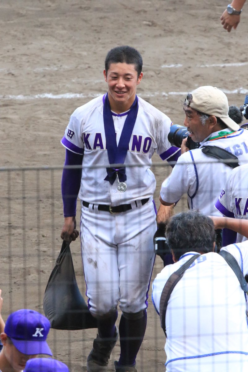 _aki_89's tweet photo. マウンドの土を持って帰ってるの初めて見たけど、こんなにどっさり持って帰る人も初めて見た😄 https://t.co/SLmwfPh0cw