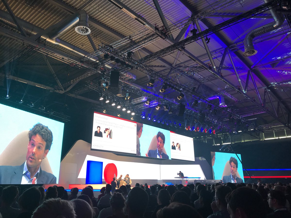 Jowebber1981's tweet photo. Philipp Schindler at @Google asking how many audience members have used MyAccount. Over 50%. Globally 2bn figure. #Sicherheit at #DMEXCO2018 🔑 https://t.co/am1gkM2rdr