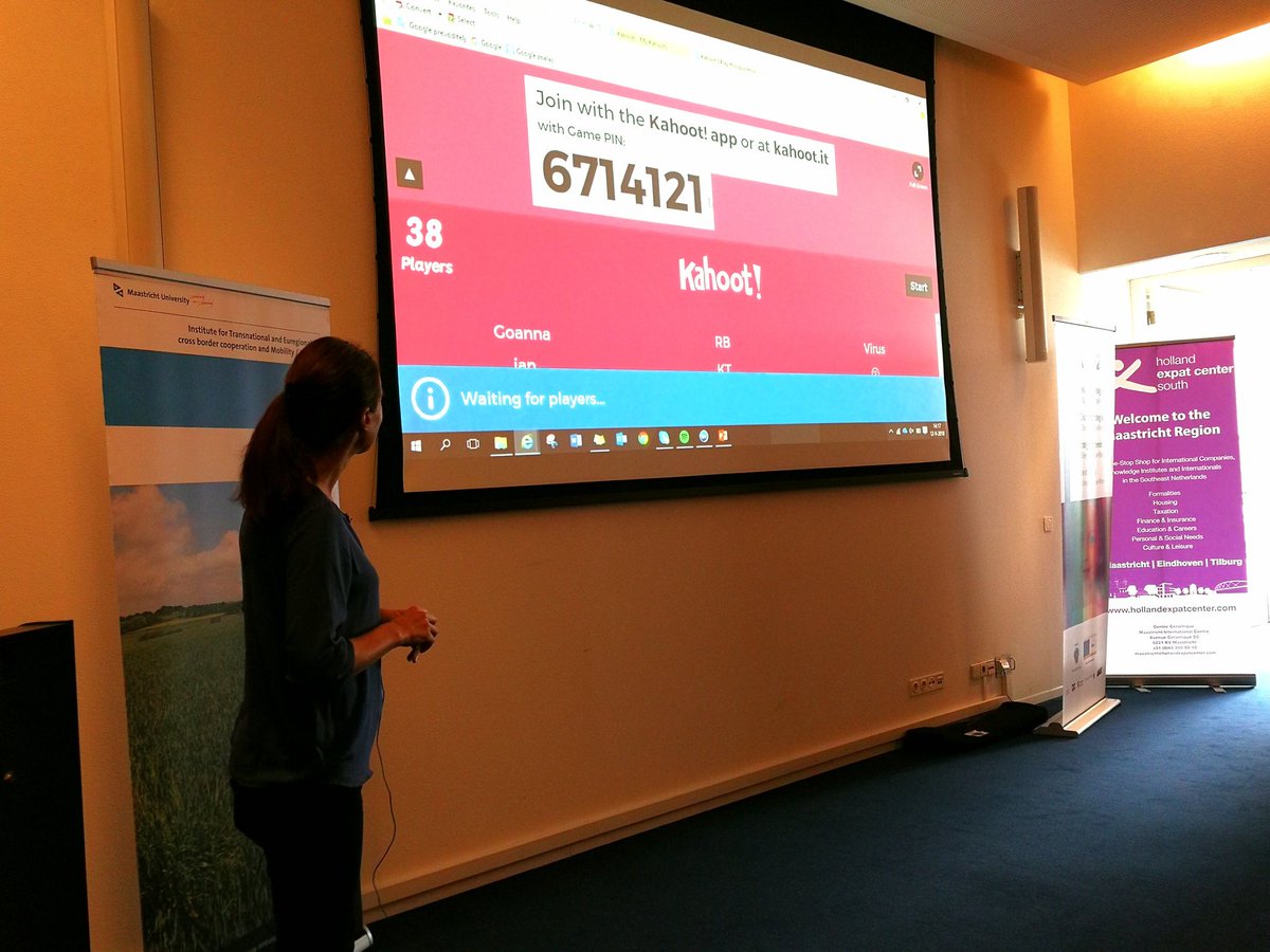 ITEM_UM's tweet photo. 🗓 Euregio Summer School
Visiting #Maastricht
Presentation @ITEM_UM by
Maja Ročak #Neimed / Inge Hooijen @ROAMaastricht
'Understanding Demographic Transition in the Euregio' starting off with trivia game about @EuregioMR https://t.co/eK6R4vmpo1