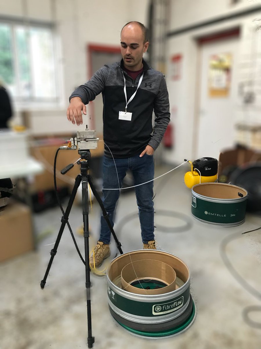 EMTELLE's tweet photo. Mark, our technical engineer, giving us a blown fibre demonstration at our B4RN FTTH Show-Tell Day with our GS150 blowing machine that can blow fibre in at speeds of up to 115m/min #FTTHshowtell https://t.co/VQ4ON4RhXi