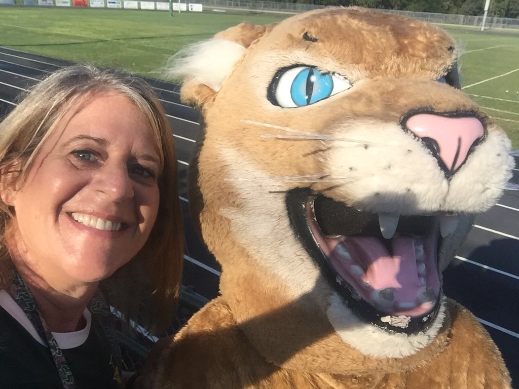 SandyPopeLMS's tweet photo. PANTHER pep rally https://t.co/9YDYdDUOmS