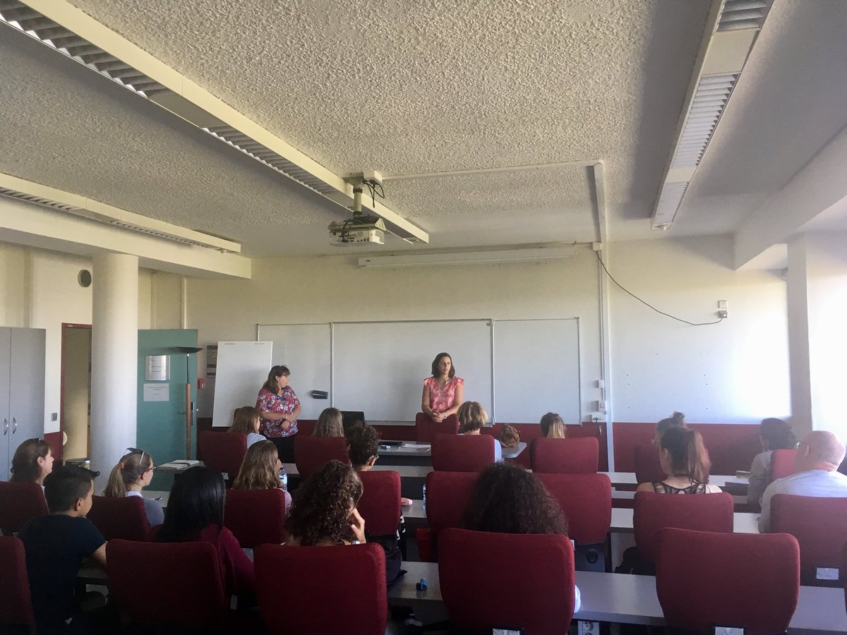 UCPdroit's tweet photo. Bienvenue à la 3ème promotion du Projet Continuum ! Cette année, 14 lycéens de Terminale suivront ce semestre un cours de première année de licence en droit à l’@UniversiteCergy ! #ucp #droit #Rentrée2018 https://t.co/v6rHFCXyLC