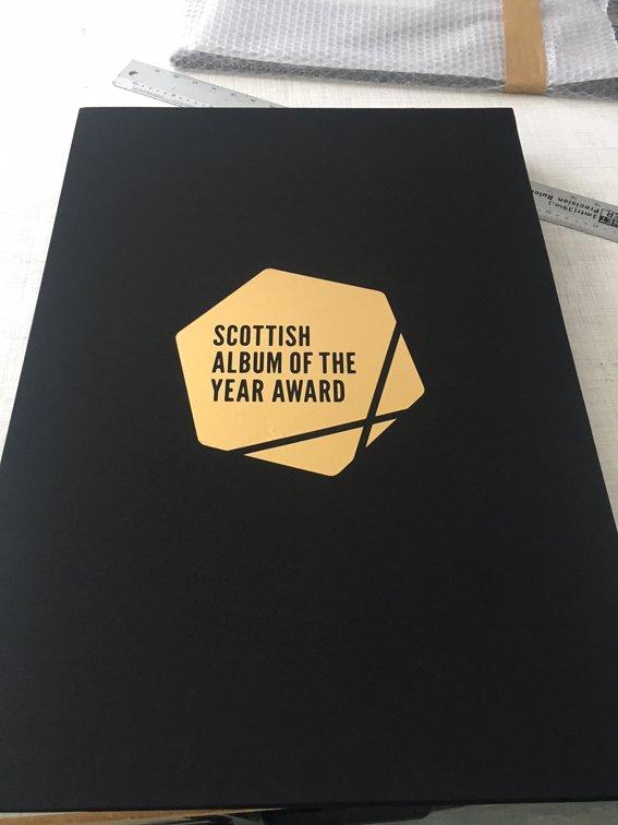TreehousePrint's tweet image. We made something cool for @SAYaward with Designer Cameron McQuade @Cameron4117.  Custom award boxes with hot foiled logo. Done a secret way, we're never going to tell anyone how we did it.  If you can guess I'll give you a discount on your next job!
