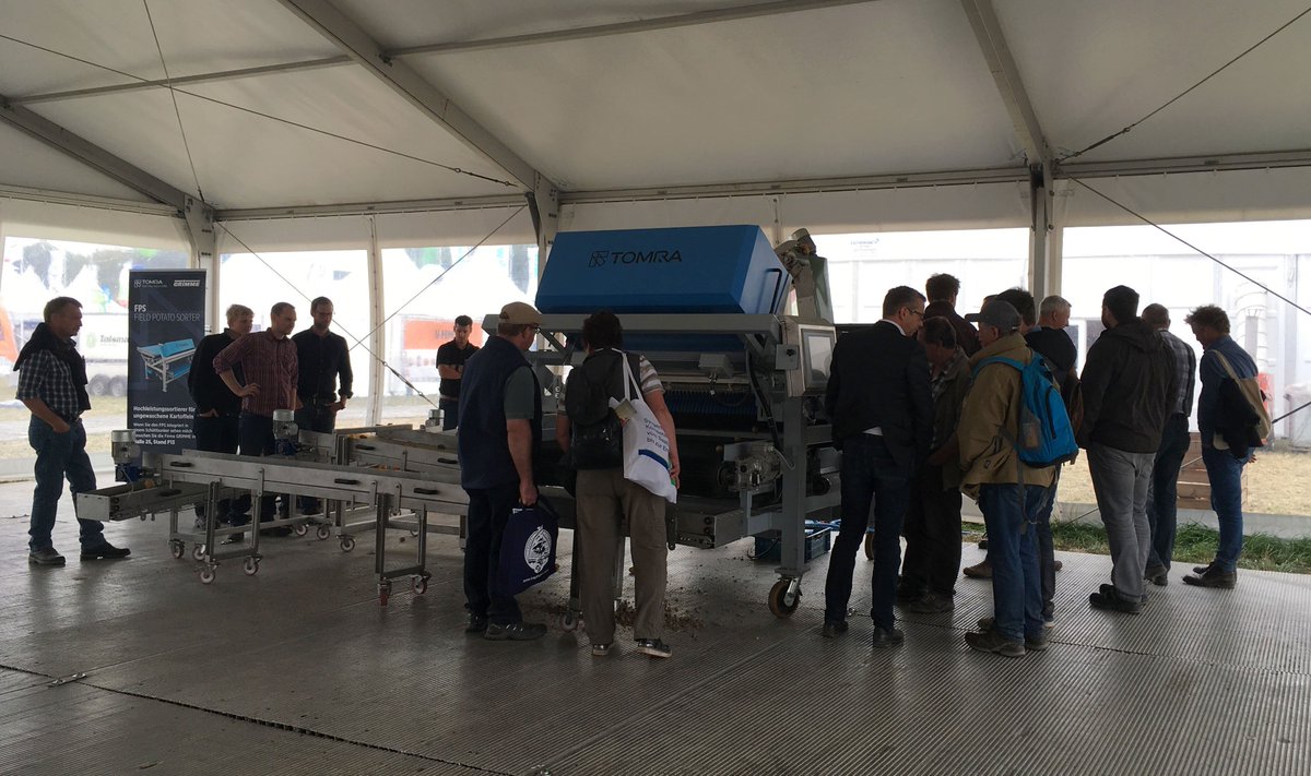 TOMRAFood's tweet image. We look forward to welcoming you to our booth ZB35 in the tent hall outside "#Optoelektronic Sorting" - GE12 @PotatoEurope 2018. TOMRA will provide customers with a demonstration of the #FPS with the #recirculation system. #TOMRA #MeetTheTeam