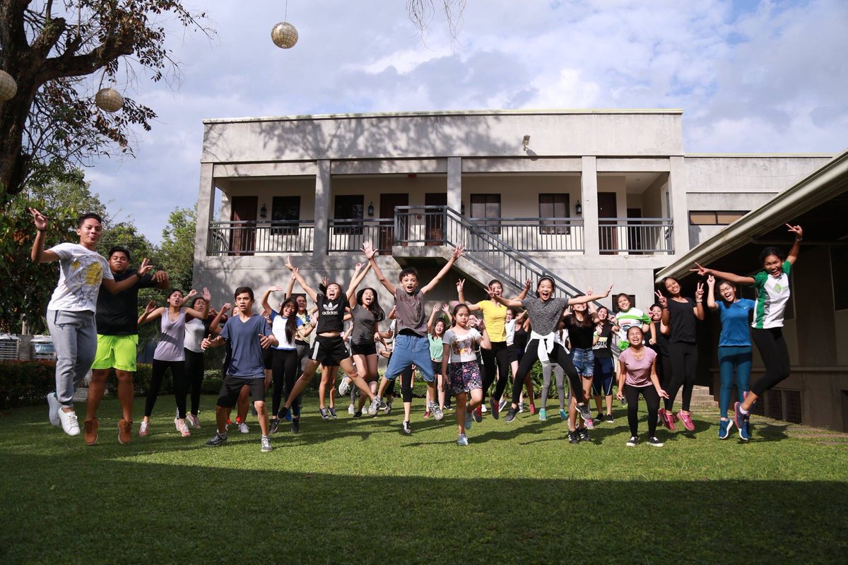 TheModelCentral's tweet image. Model Central Circle 3 jump shot! 
😂😂😂