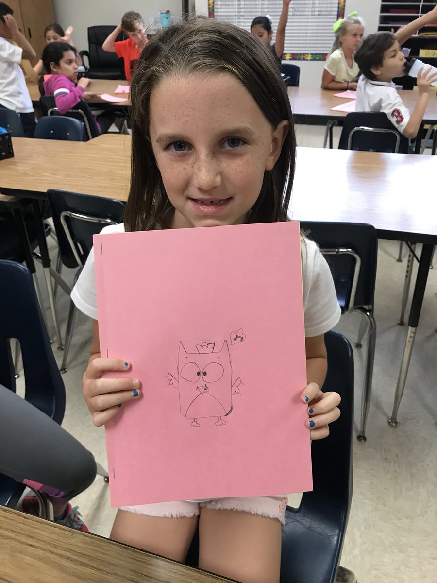 Abigail loves art class 👩🏼‍🎨😍